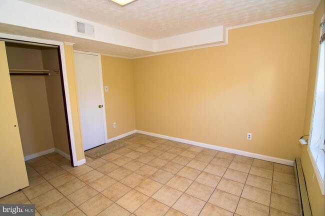 Building Photo - 222 Apple Blossom Ct