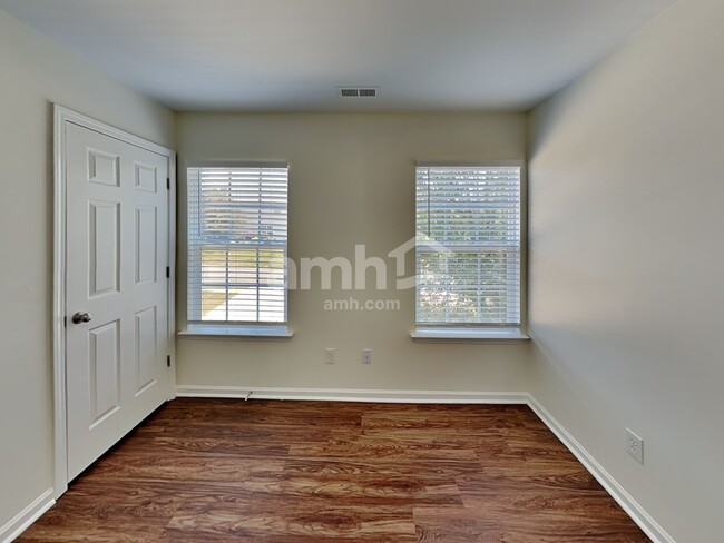 Building Photo - 931 Rocky Meadows Ln