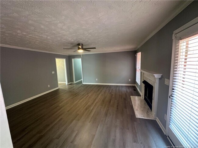 Building Photo - 3521 Harrisburg Dr
