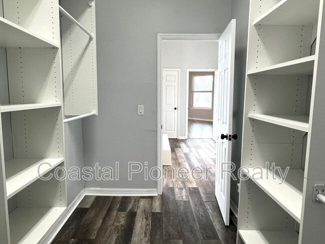 Building Photo - 18111 Sugar Brooke Dr