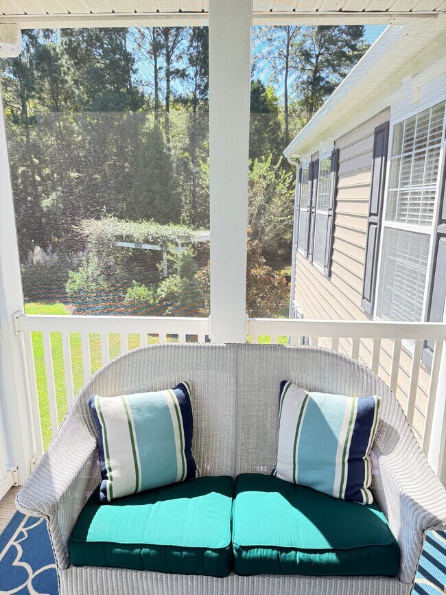 Building Photo - 1371 Hopton Cir