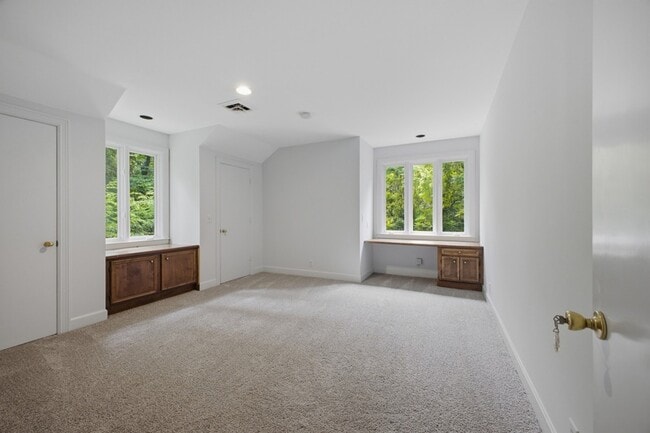 Building Photo - 5612 Stanford Ct