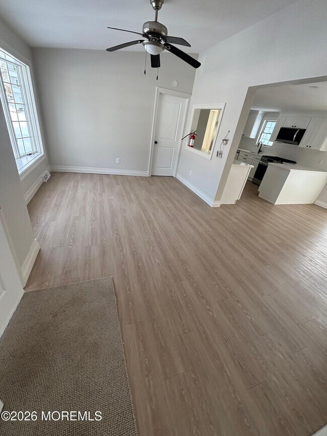 Building Photo - 1701 Tamiami Rd