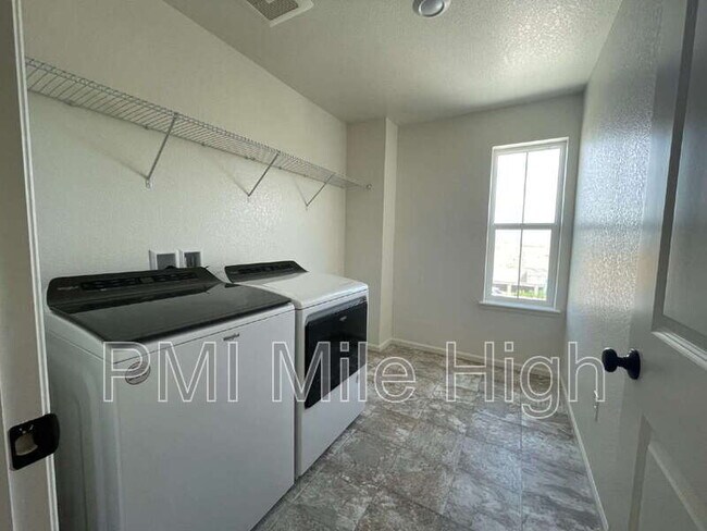 Building Photo - 21138 E 61st Dr