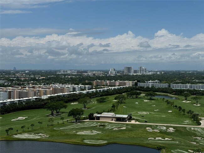 Building Photo - 1755 E Hallandale Beach Blvd