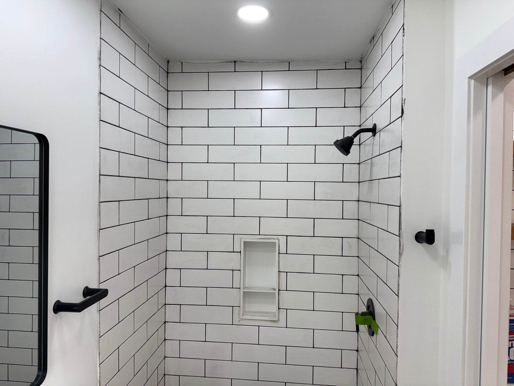 Building Photo - 225 E Peru St