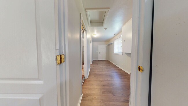 Building Photo - Charming 2-Bedroom Ranch for Lease in Warren