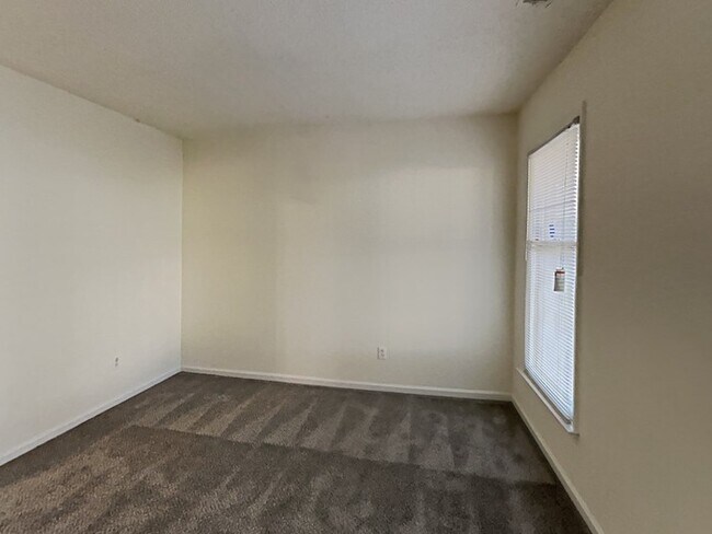 Building Photo - Apply Today!