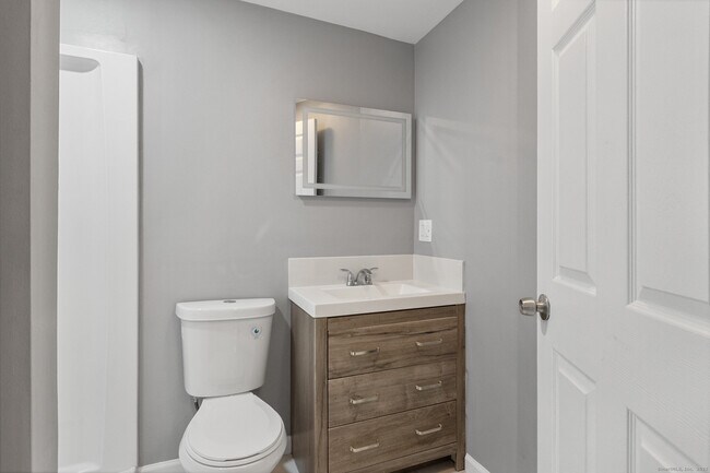 Building Photo - 1701 Farmington Ave