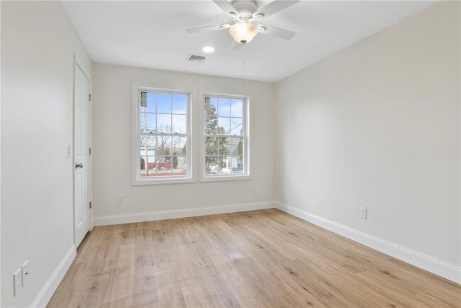 Building Photo - 24 Blackburn St