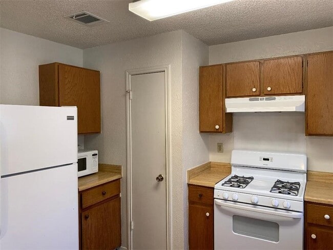 Building Photo - 11612 Hidden Quail Dr