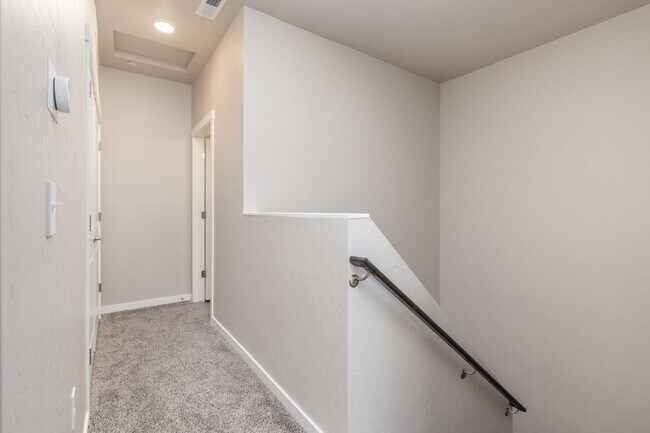 Building Photo - Wilson Creek Townhomes - Move In by 8/31 a...