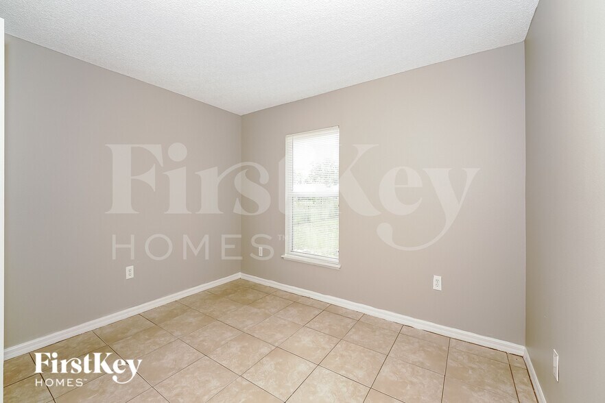 Building Photo - 791 Geary St SW