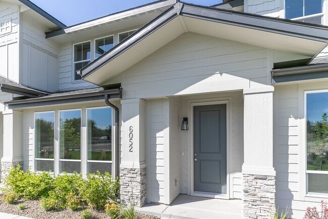 Building Photo - Roe Street Townhomes