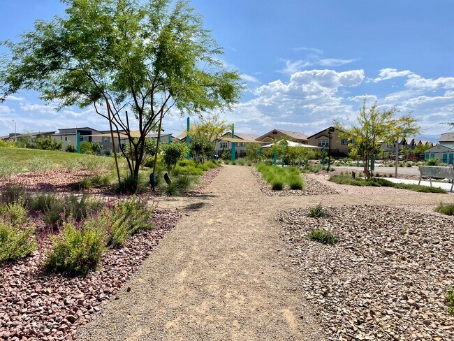 Building Photo - AMAZING GATED 3 BED 2.5 BATH 2 CAR GARAGE !
