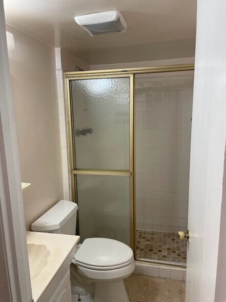 Building Photo - 9510 Lawnsberry Ter