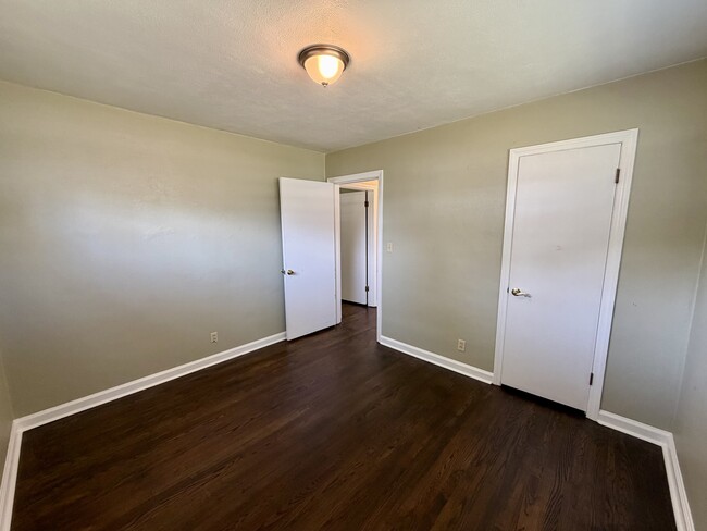 Building Photo - 1057 Blanton Dr