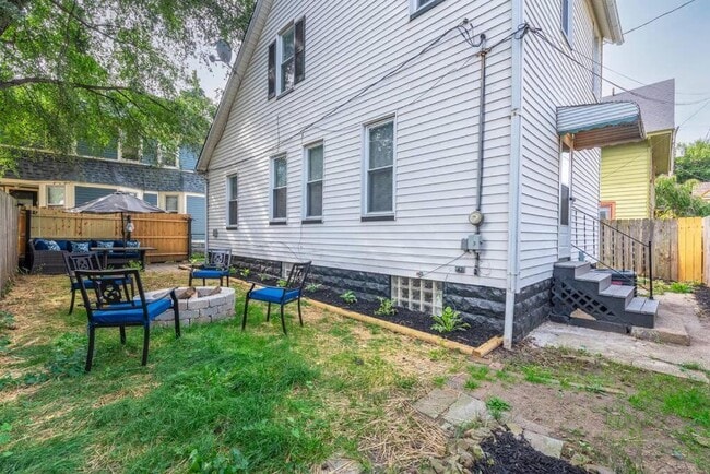Building Photo - 4223 Bridge Ave