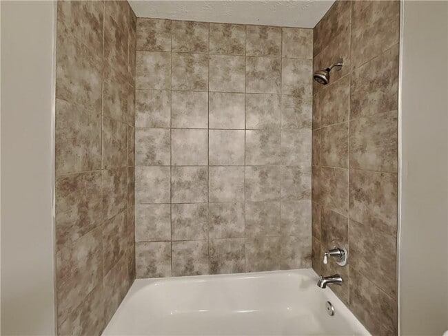 Building Photo - 1775 Whitehall Forest Ct SE