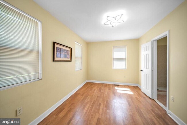 Building Photo - 2712 Sherman Ave NW