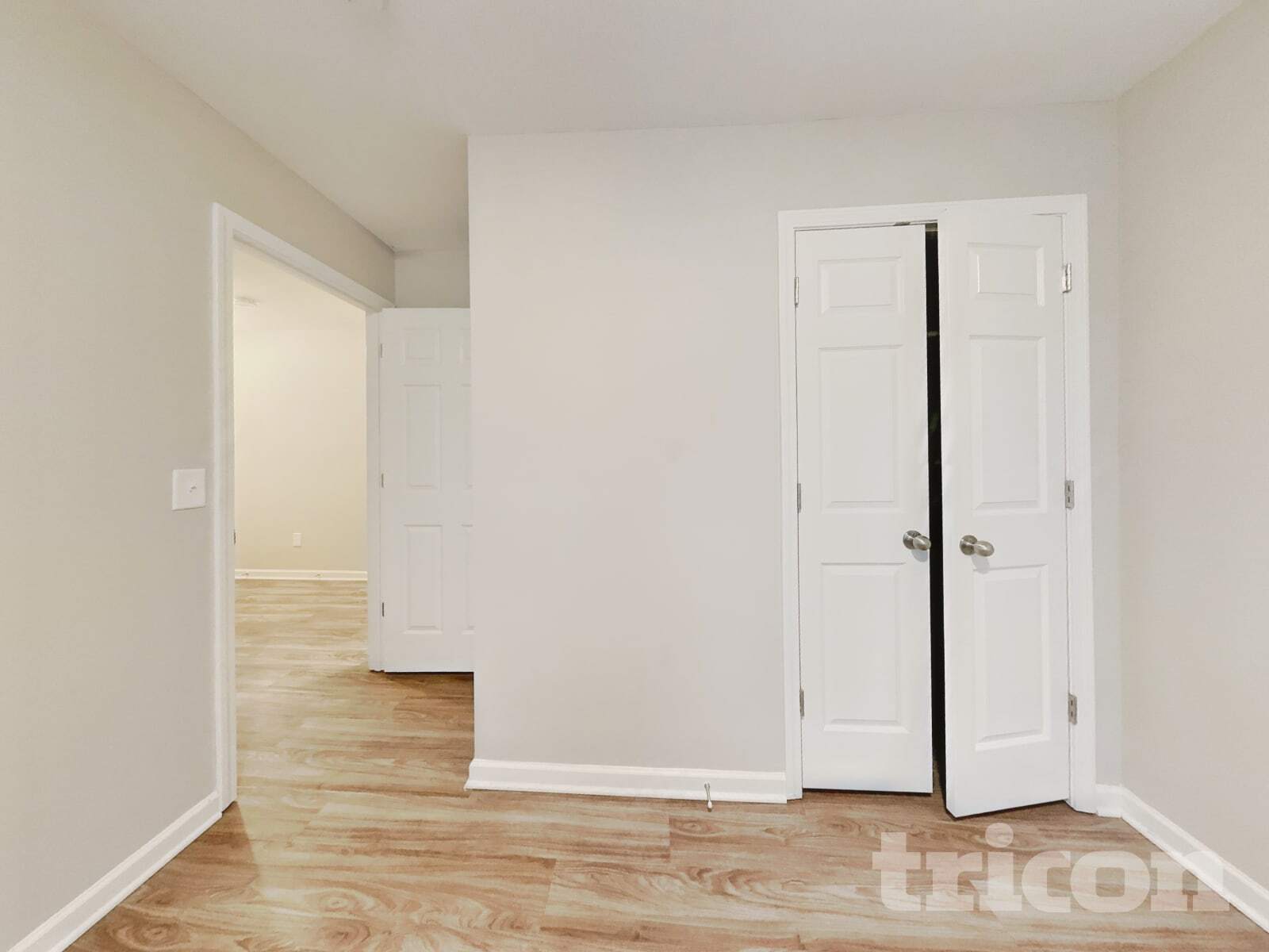 Building Photo - 304 Kendall Dr