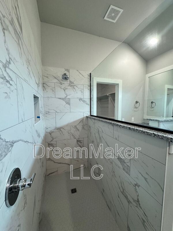 Building Photo - 761 Apple Blossom Wy