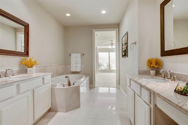 Building Photo - 9133 Creekstone Lake Dr