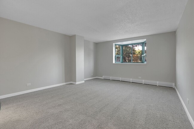 Building Photo - Remodeled 2BD, 2BA Cap Hill Condo with Bal...