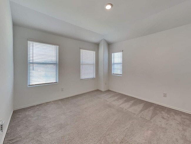 Building Photo - 24102 Mustang Run Dr