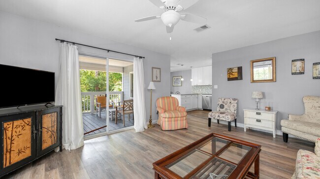 Building Photo - 5230 Soundside Dr