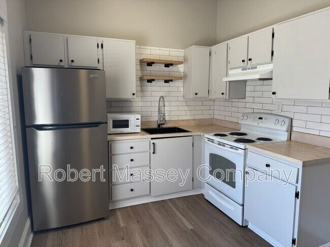 Building Photo - 1618 Ellwood Ave