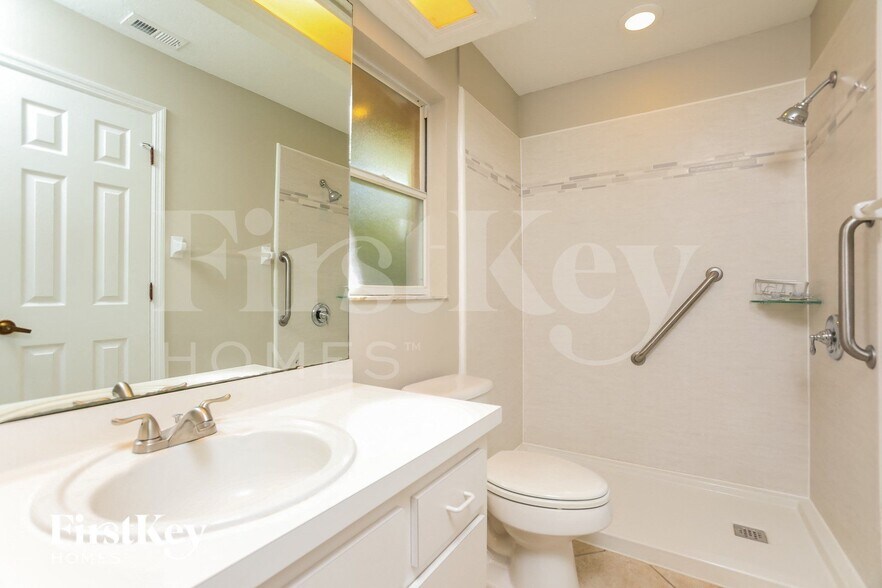 Building Photo - 2048 Eagles Rest Dr