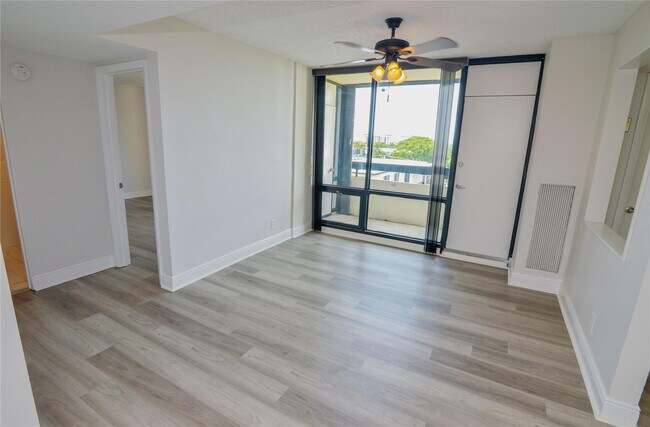 Building Photo - 1401 S Federal Hwy