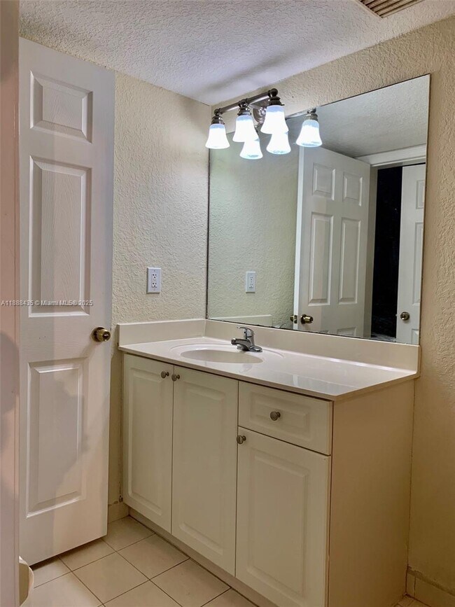Building Photo - 20930 SW 87th Ave
