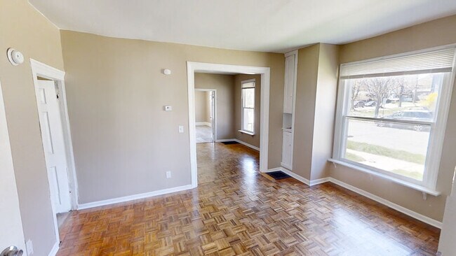 Building Photo - 716 Pearl St