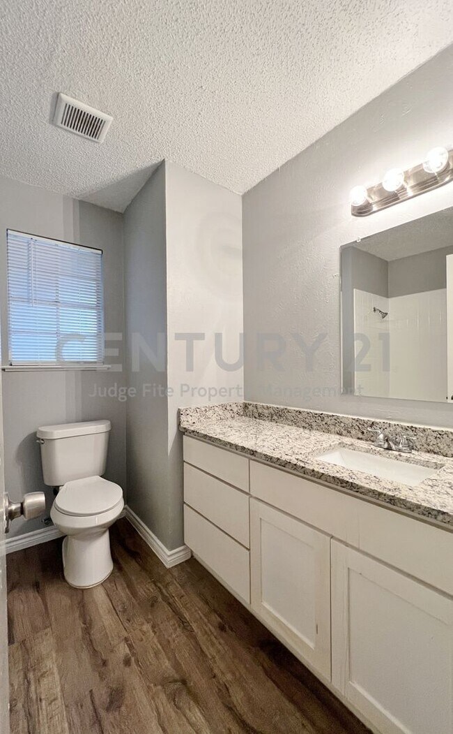 Building Photo - Beautifully Updated 5/3/2 in Fort Worth For Rent!