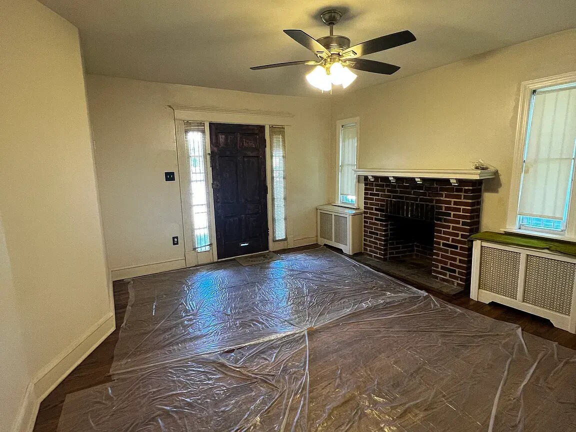 Building Photo - 1636 E Duval St