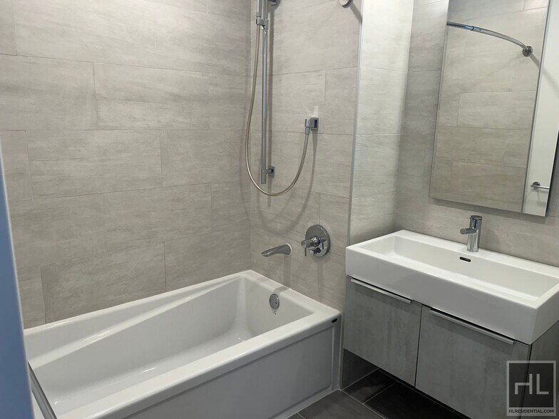 Building Photo - NORTHERN BOULEVARD