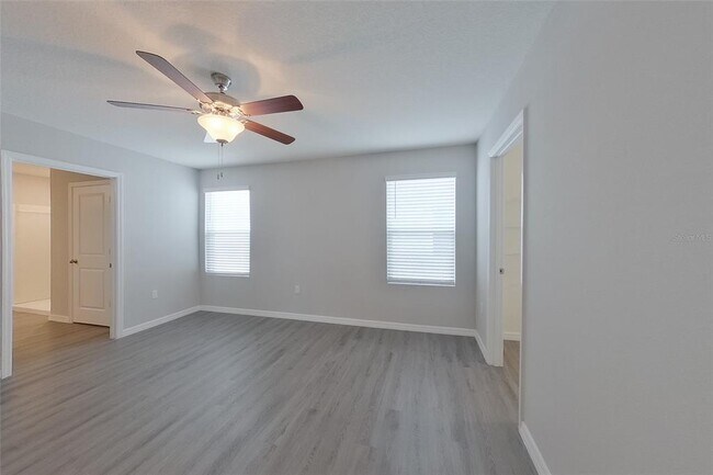 Building Photo - 8624 SW 44th Ct