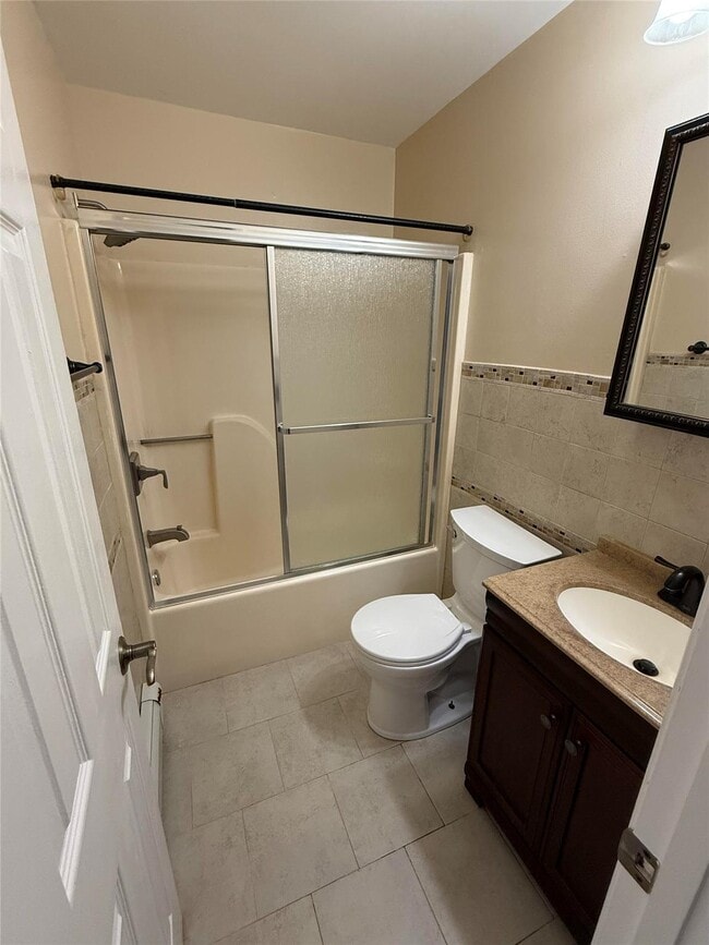 Building Photo - 23 Brookside Dr W