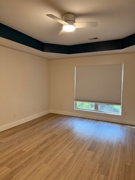 Building Photo - 8003 Pinnacle Point Dr