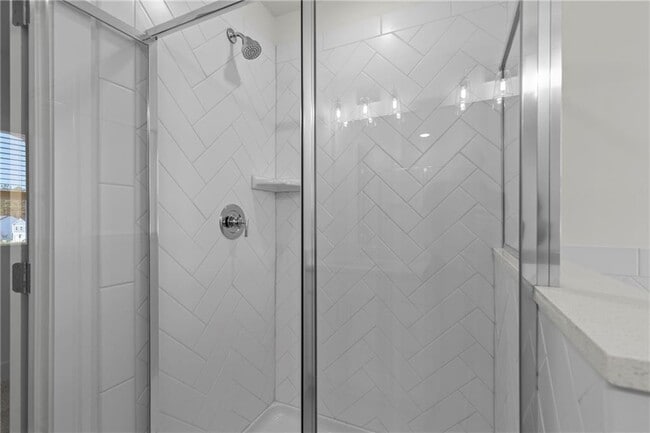 Building Photo - 2527 Riverside Rd