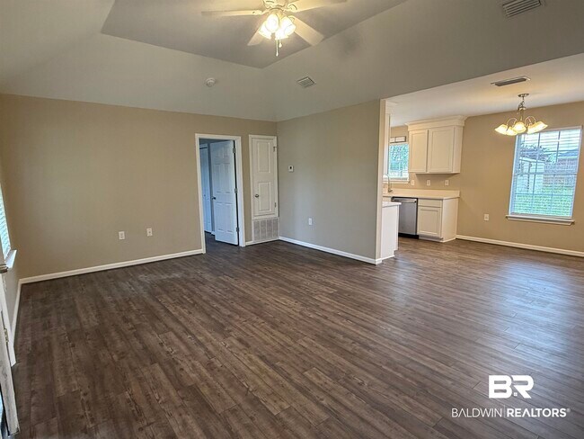 Building Photo - 14287 Lexington Dr