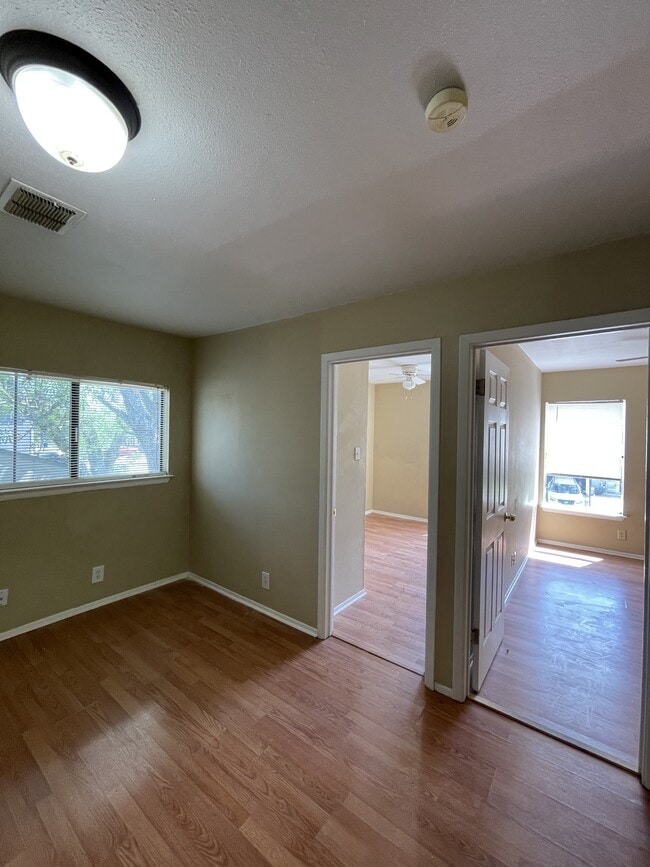 Building Photo - 9931 Village Briar