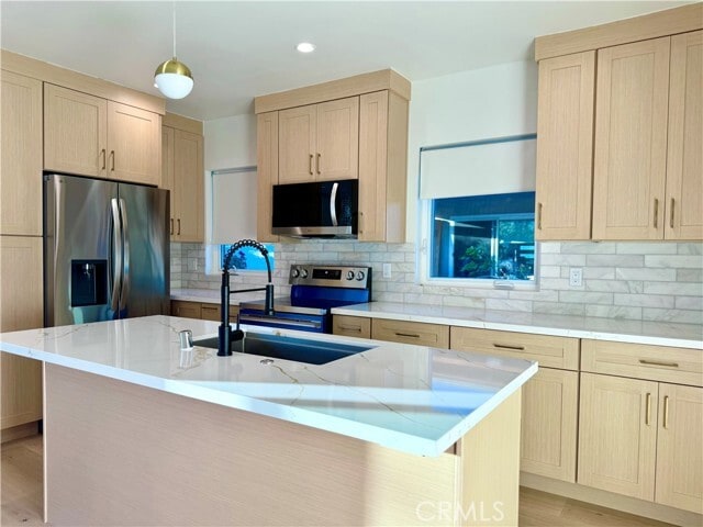 Building Photo - 22404 Vanowen St