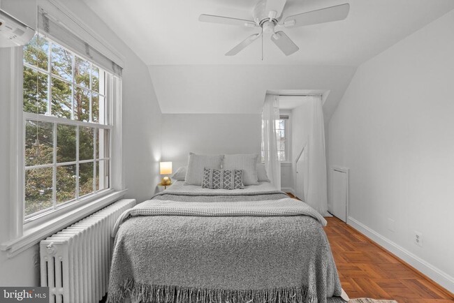 Building Photo - 1700 Dewitt Ave