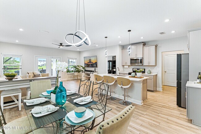 Building Photo - 105 Meadow Creek Dr