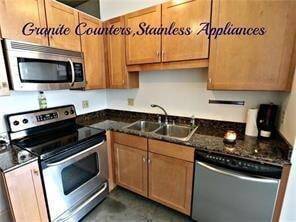 Building Photo - 920 Poeyfarre St