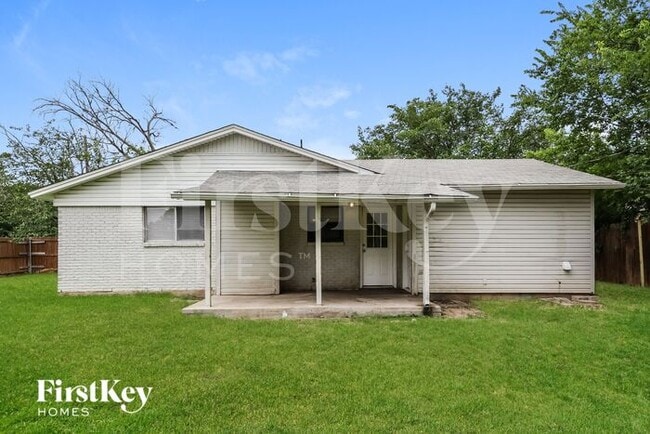 Building Photo - 5932 Lalagray Ln