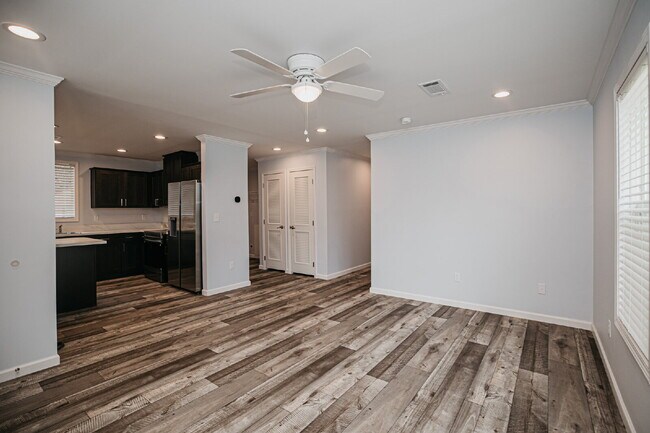 Building Photo - Inviting 3 bed, 2 bath Mount Pleasant rental